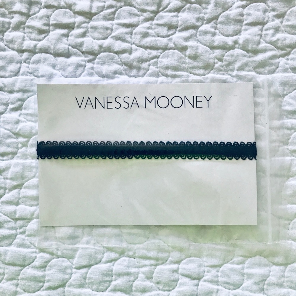 Vanessa Mooney Choker